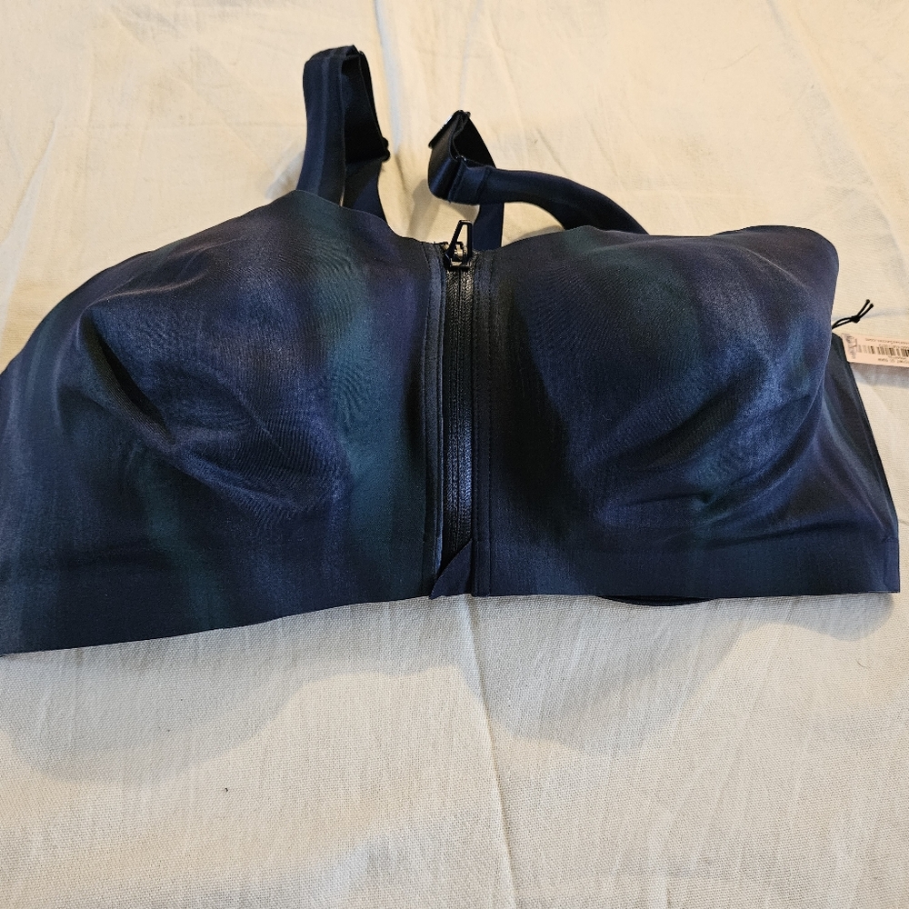NWT Victoria Secret High Support Sports Bra